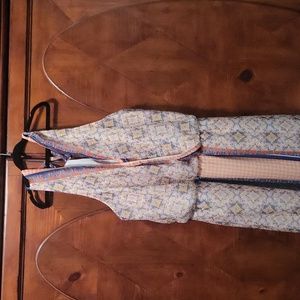 Ana sleeveless, boho, pull on, V neckline, free flowing w/lining